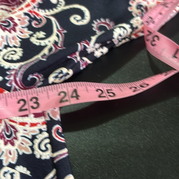 New Directions,Scoopneck,3 quarter sleeve,hip pockets,loose,stretch Navy pattern - Picture 11 of 12